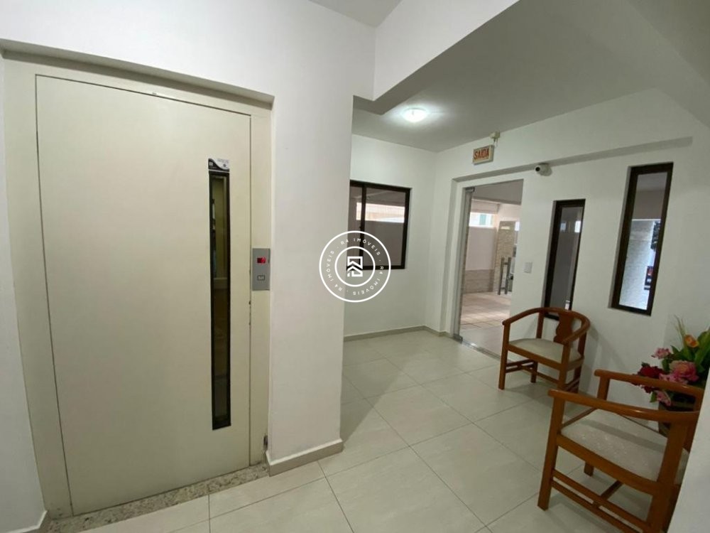 Apto 1 sute + 1 dorm. na Meia Praia