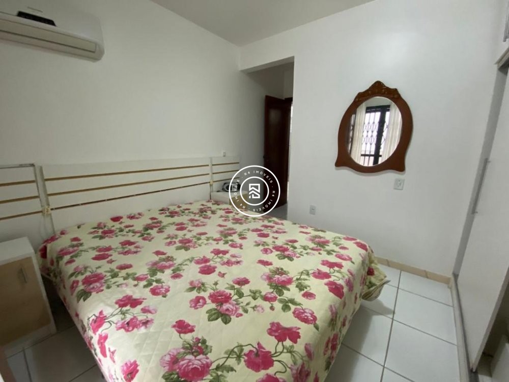 Apto 1 sute + 1 dorm. na Meia Praia