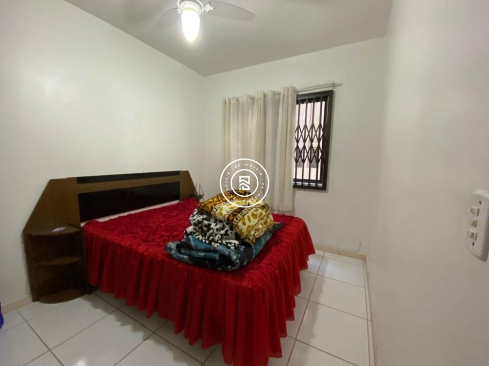 Apto 1 sute + 1 dorm. na Meia Praia