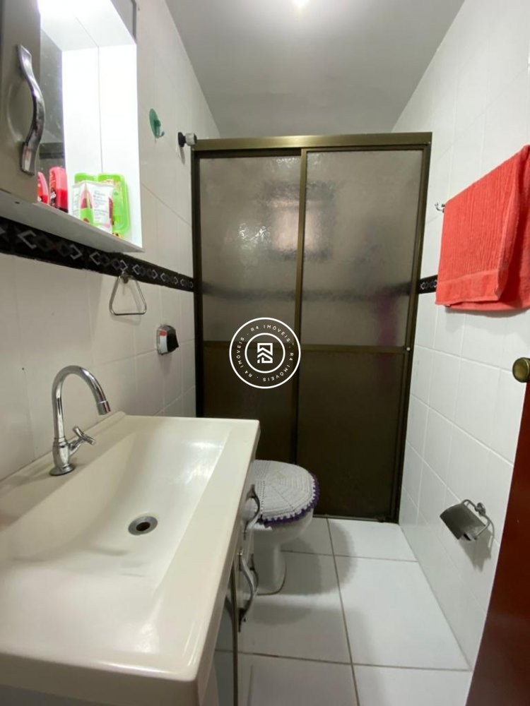 Apto 1 sute + 1 dorm. na Meia Praia