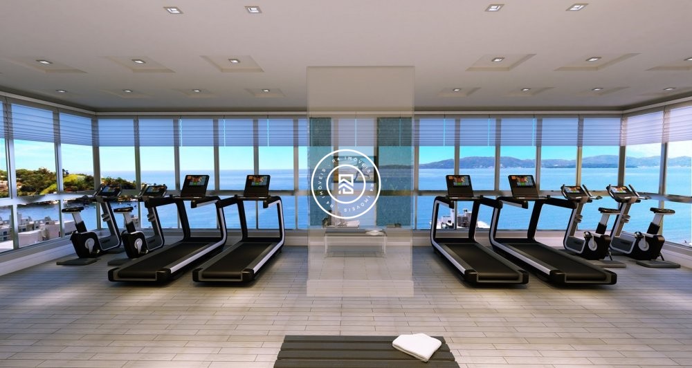 Apto na planta, 3 sutes, no corao de Itapema