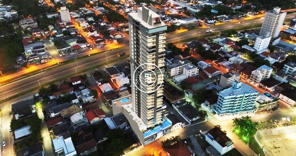 Apto na planta, 3 sutes, no corao de Itapema