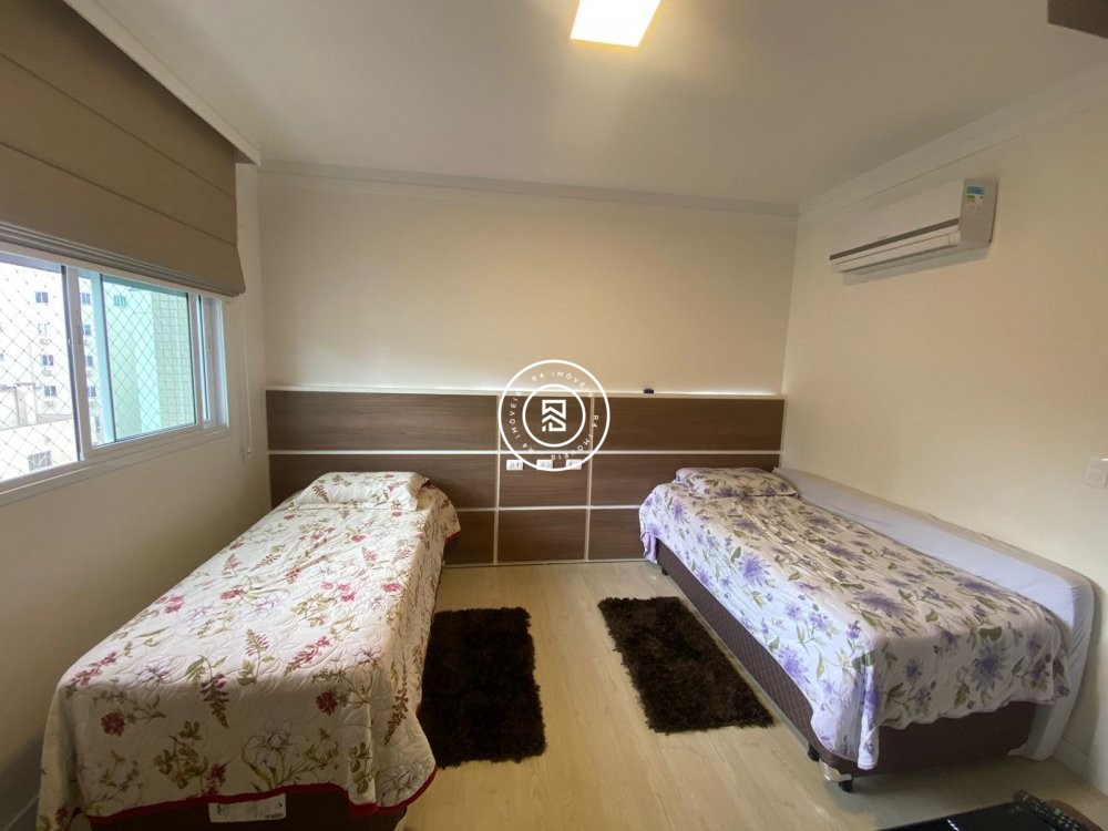 Apartamento 4 sutes com vista para o mar