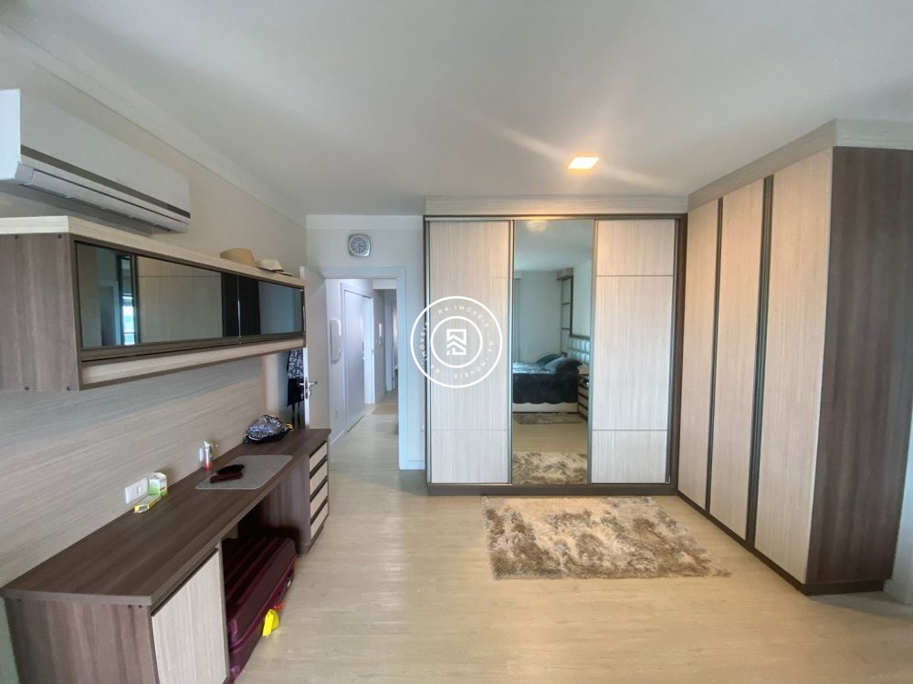 Apartamento 4 sutes com vista para o mar