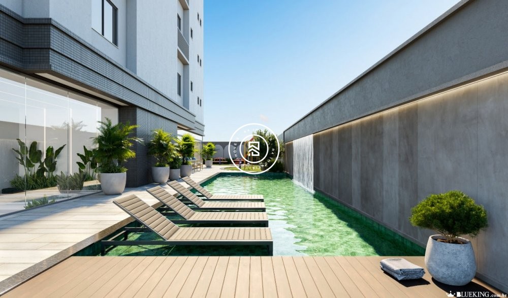 Apto 03 sutes e 03 vagas na Meia Praia