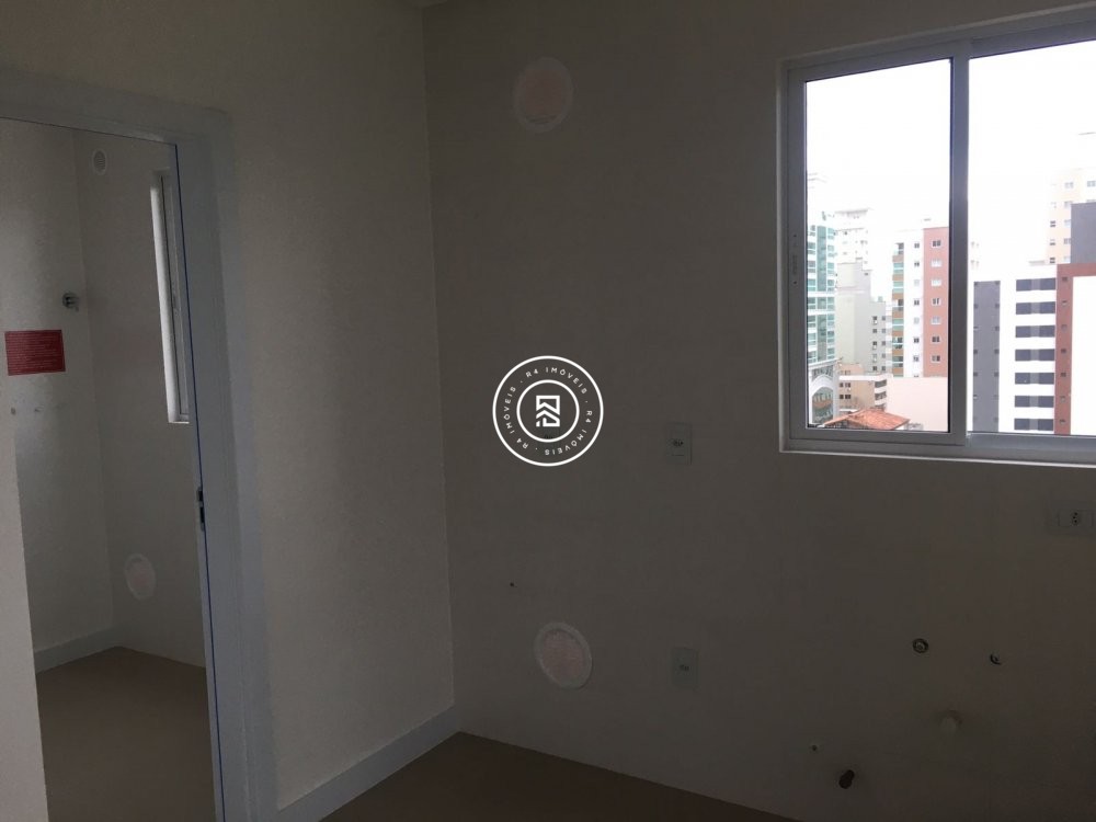 Apartamento com 04 sutes em Itapema