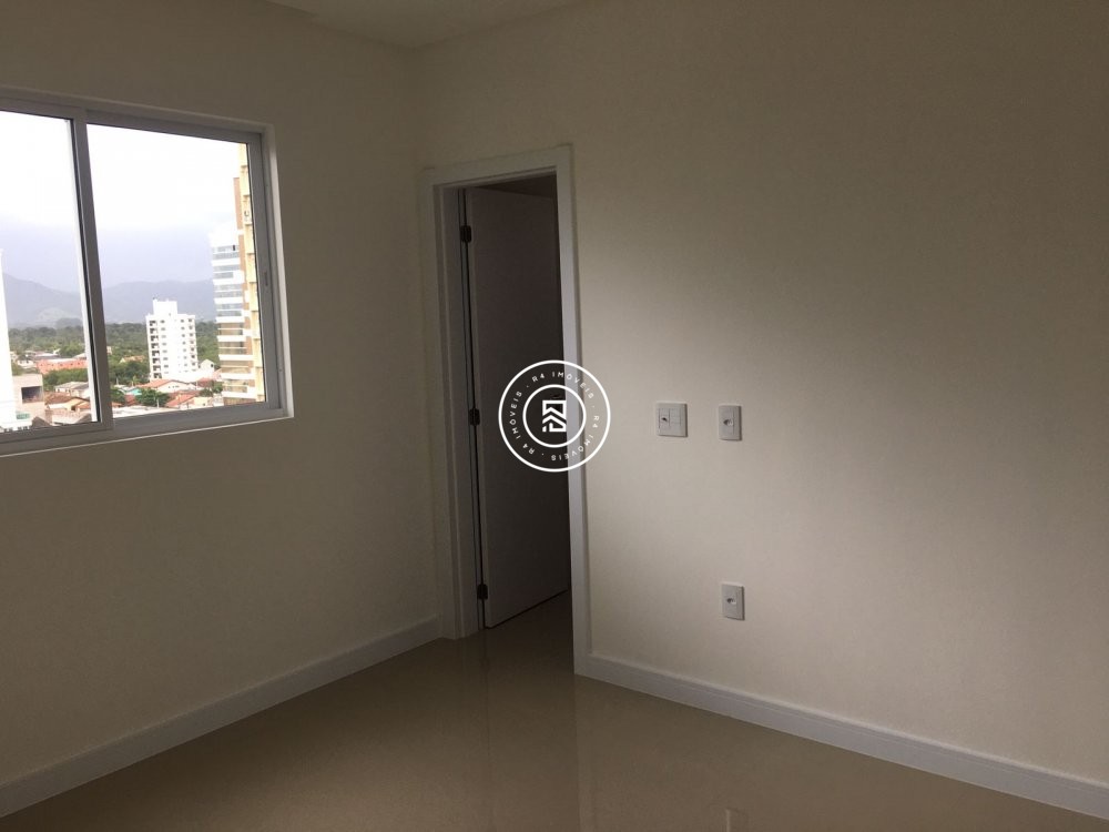 Apartamento com 04 sutes em Itapema