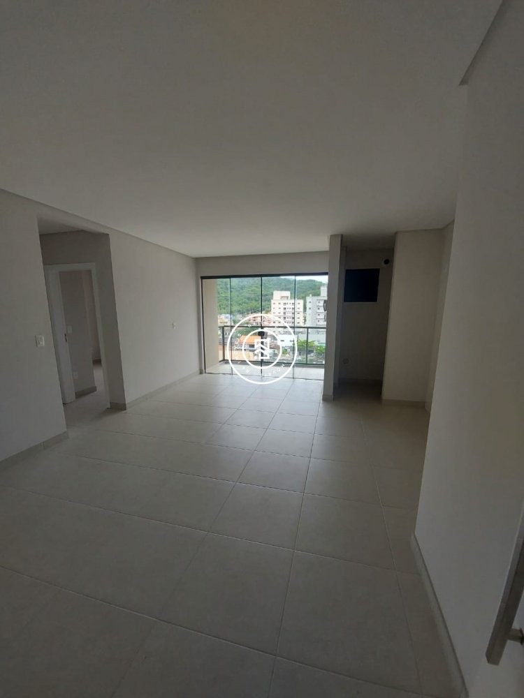 Apartamento com 02 dormitrios no Morretes
