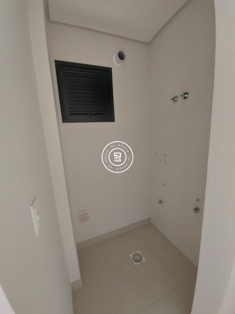 Apartamento com 02 dormitrios no Morretes