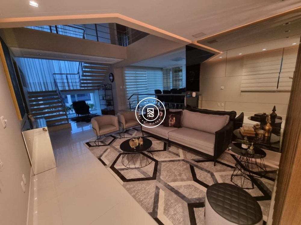 CASA COM 04 SUTES, MOBILIADA E DECORADA