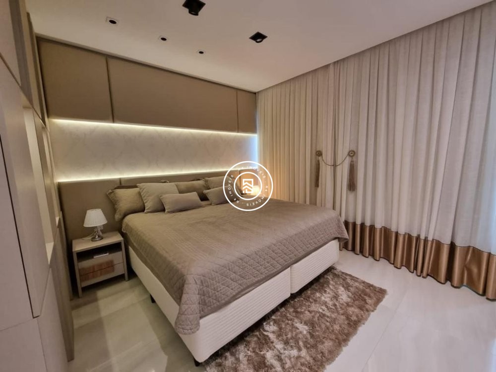 CASA COM 04 SUTES, MOBILIADA E DECORADA