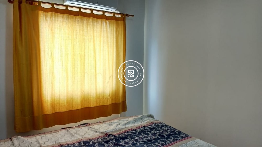 1 sute + 1 dorm. na Meia Praia