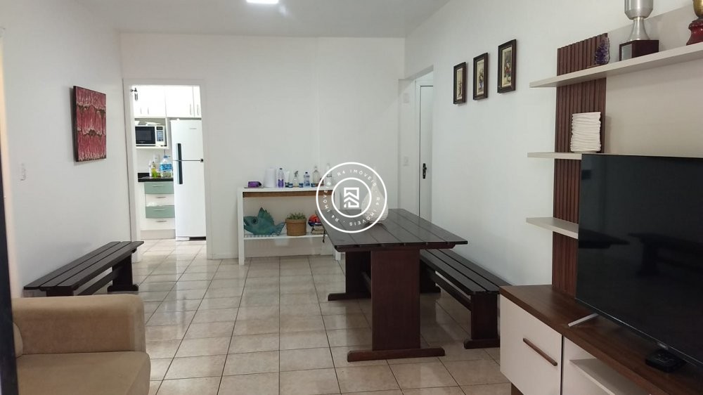 1 sute + 1 dorm. na Meia Praia