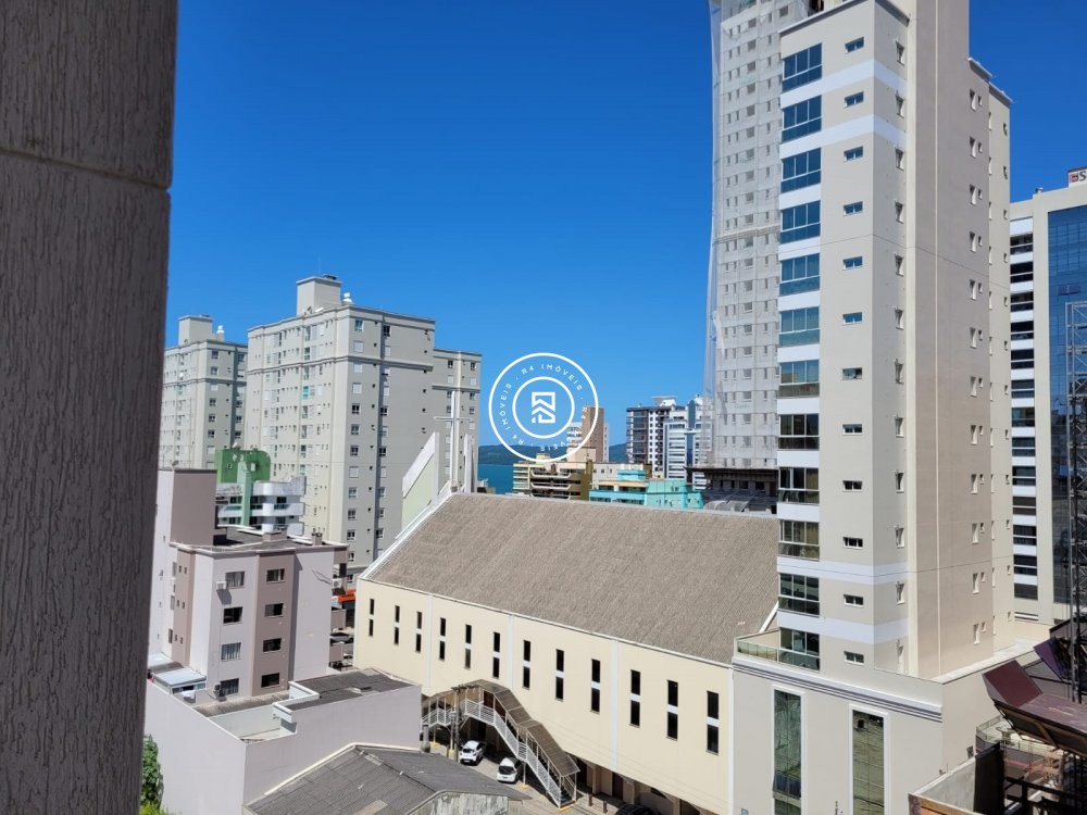 Apto 3 sutes na Meia Praia