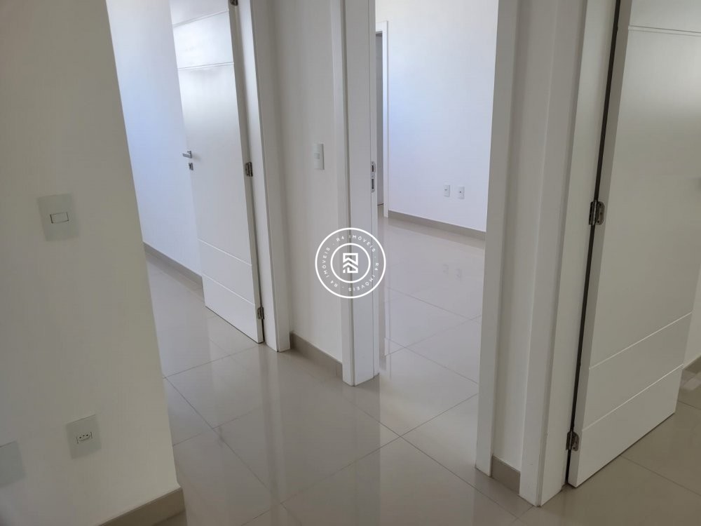 Apto 3 sutes na Meia Praia