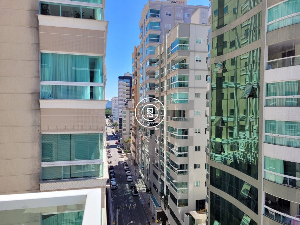 Apto 3 sutes na Meia Praia