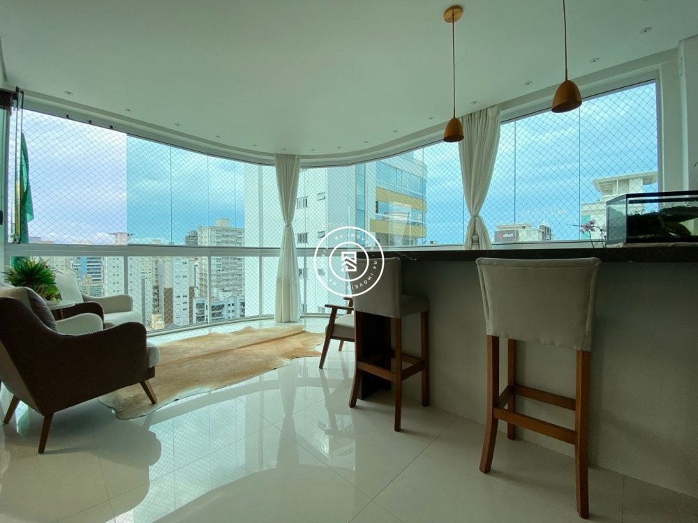 Apto mobiliado e decorado a 300m do Mar