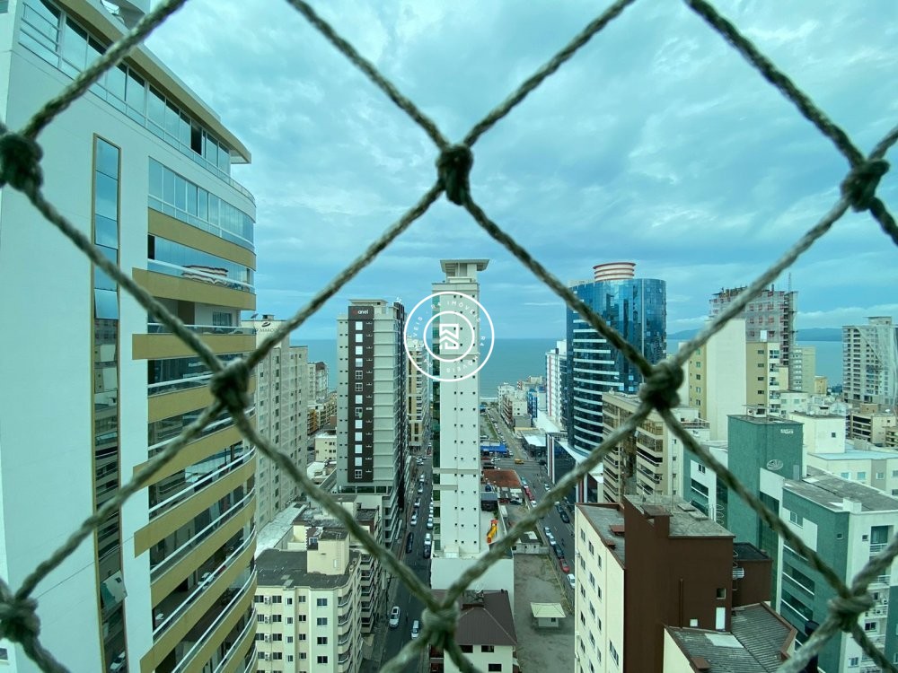 Apto mobiliado e decorado a 300m do Mar