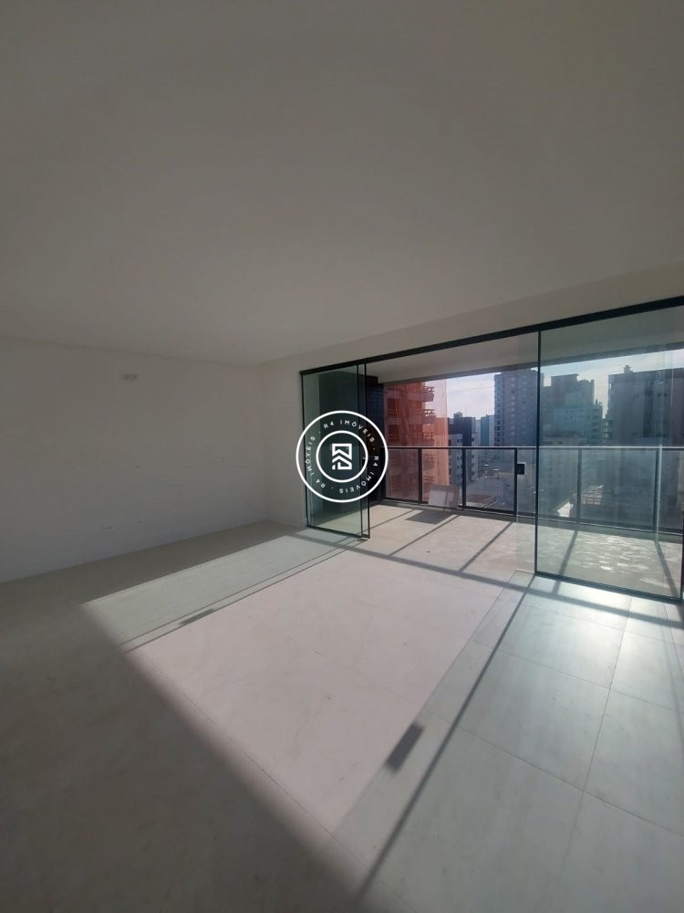 APTO NOVO NA MEIA PRAIA