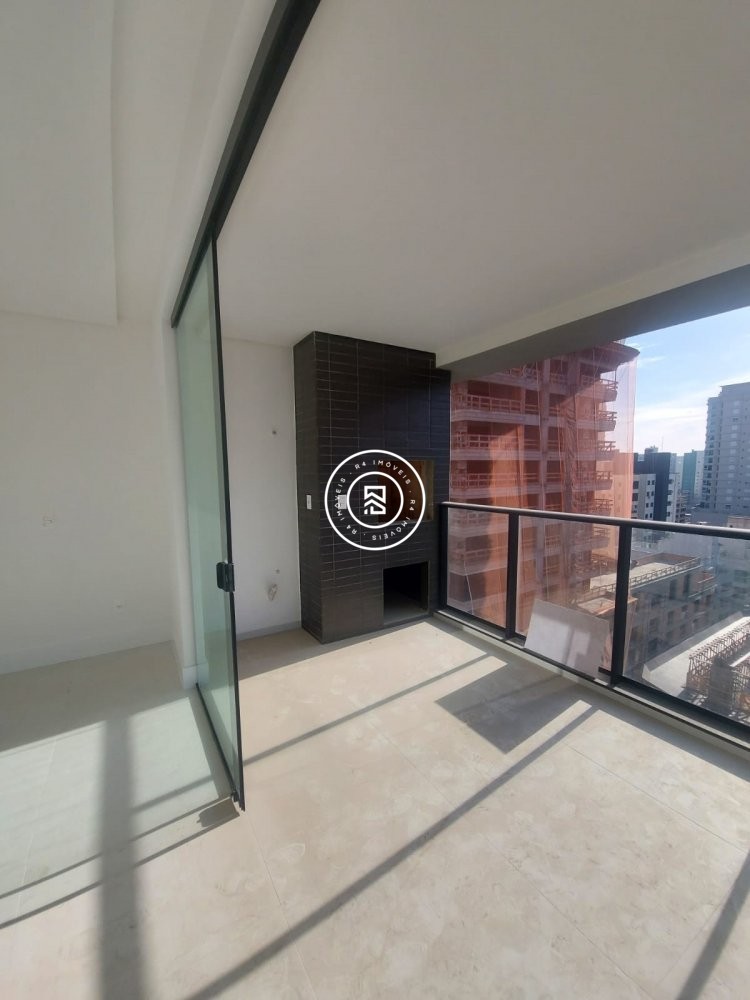 APTO NOVO NA MEIA PRAIA