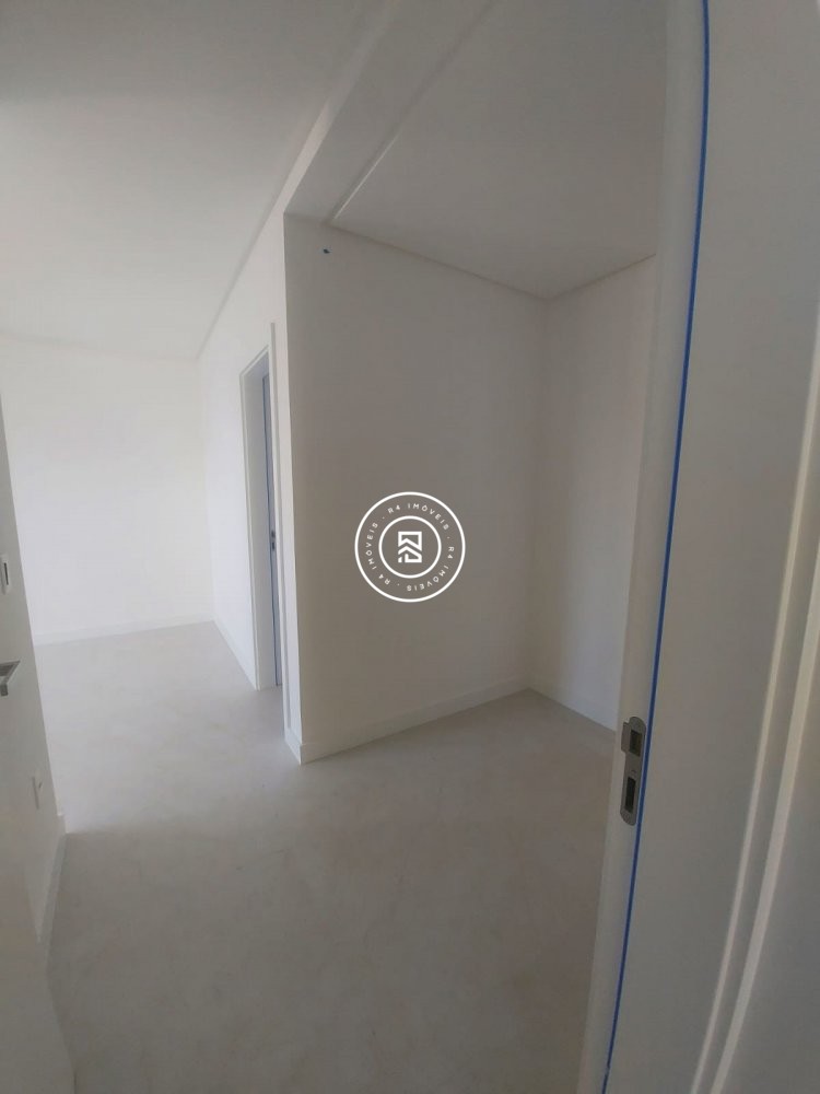 APTO NOVO NA MEIA PRAIA