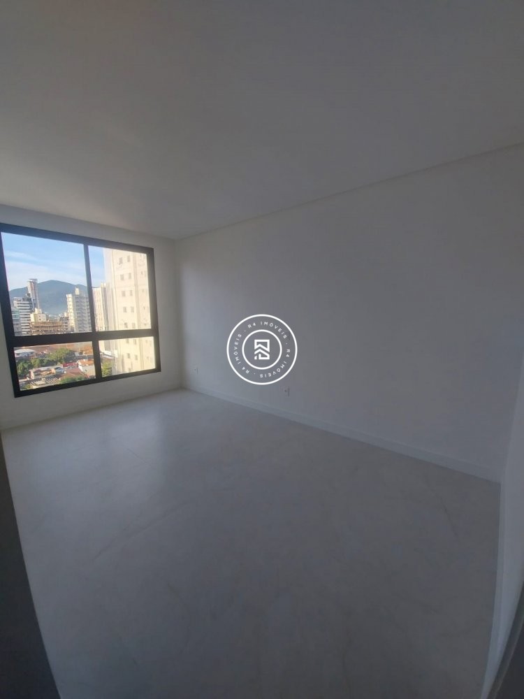 APTO NOVO NA MEIA PRAIA