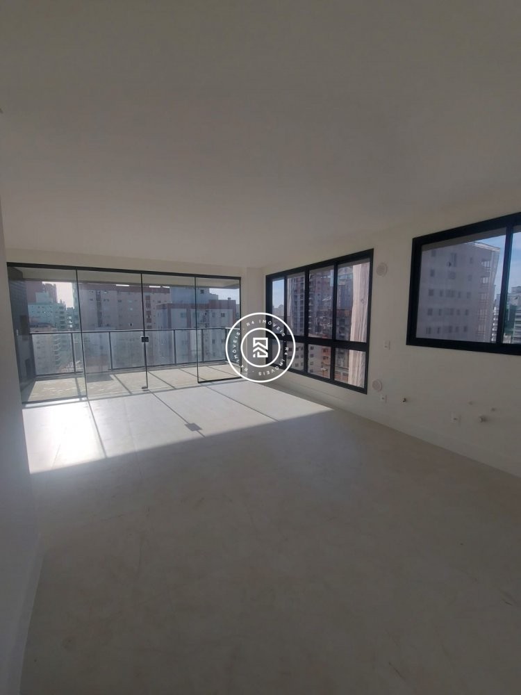 APTO NOVO NA MEIA PRAIA