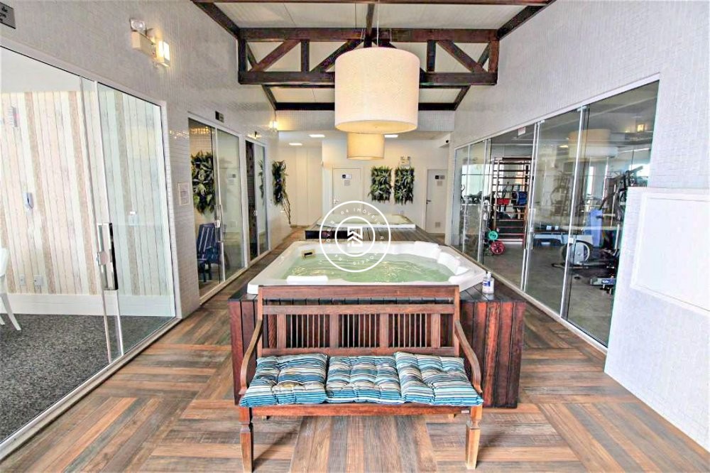 P NA AREIA COM TRS SUTES