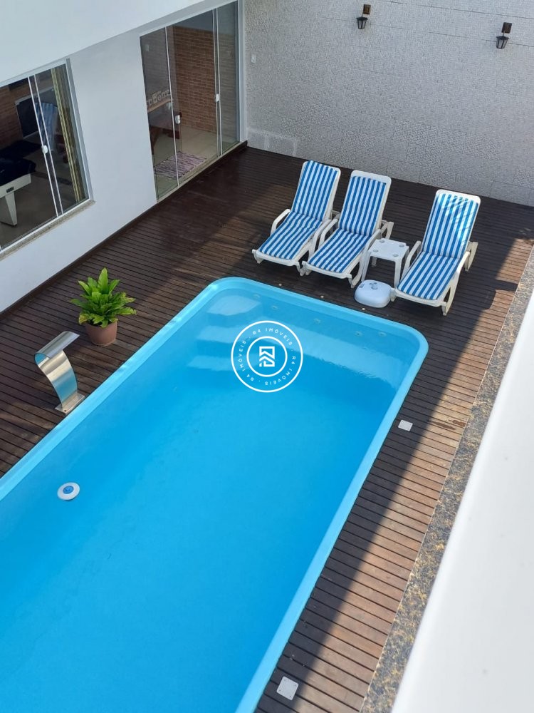 Casa 03 Sutes Mobiliada em Itapema