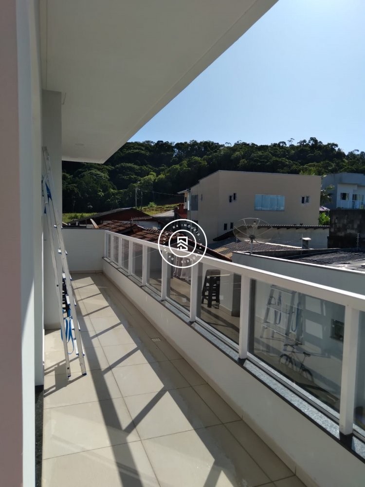 Casa 03 Sutes Mobiliada em Itapema