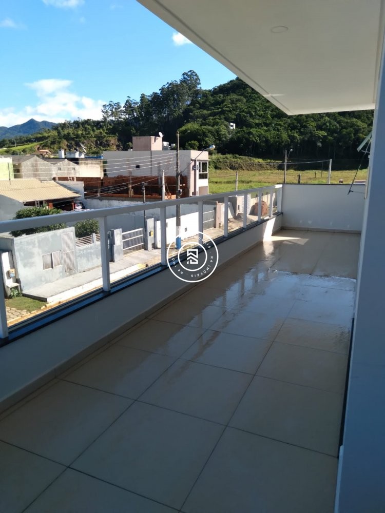 Casa 03 Sutes Mobiliada em Itapema