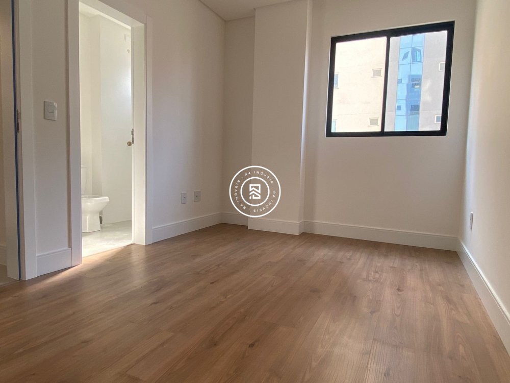 APTO NOVO NA MEIA PRAIA 