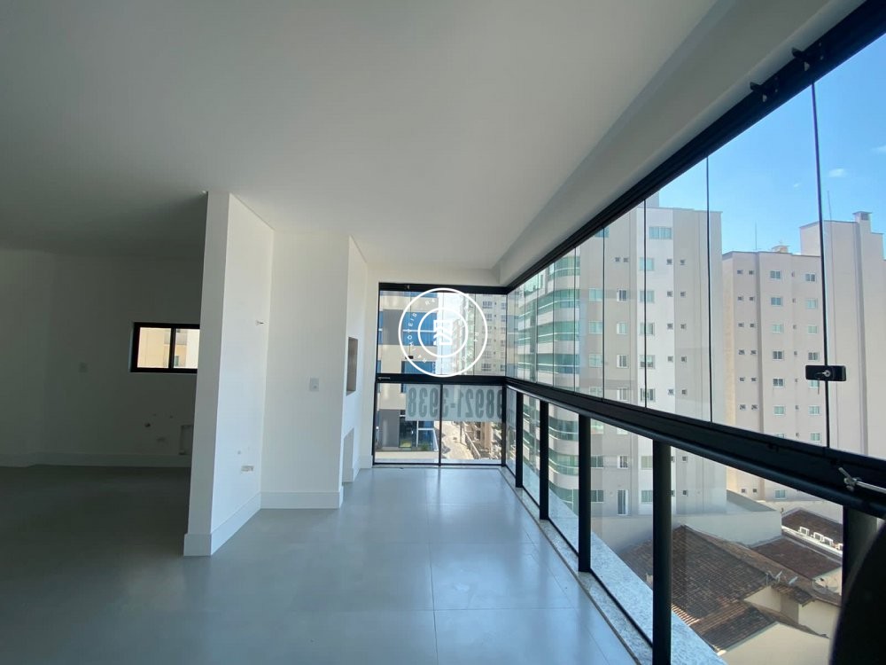 APTO NOVO NA MEIA PRAIA 