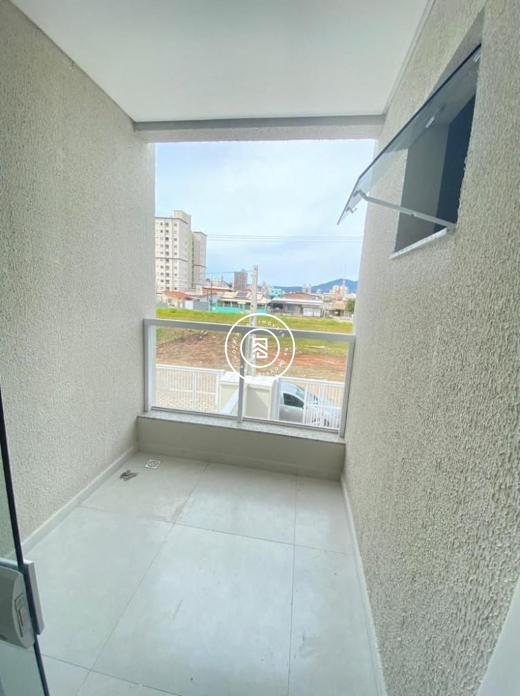 Sobrado com 02 sutes em Itapema