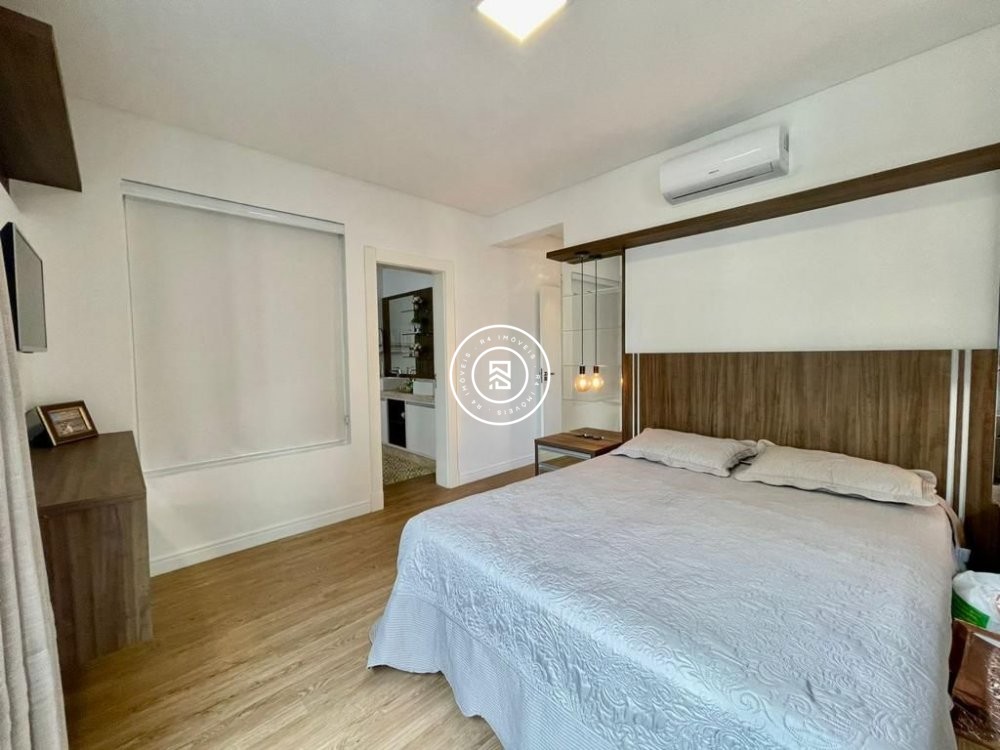 Lindo Apartamento na Meia Praia 