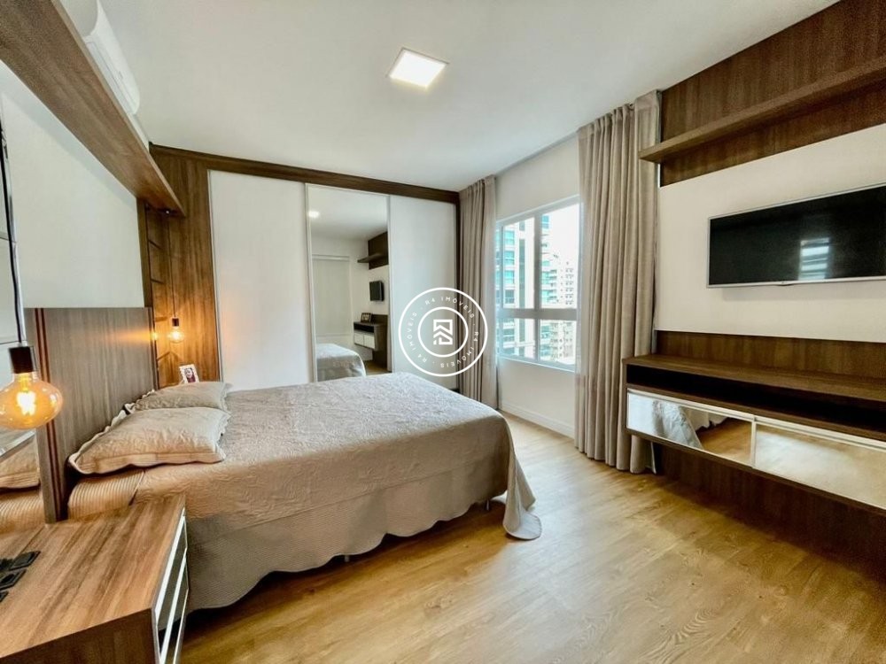 Lindo Apartamento na Meia Praia 