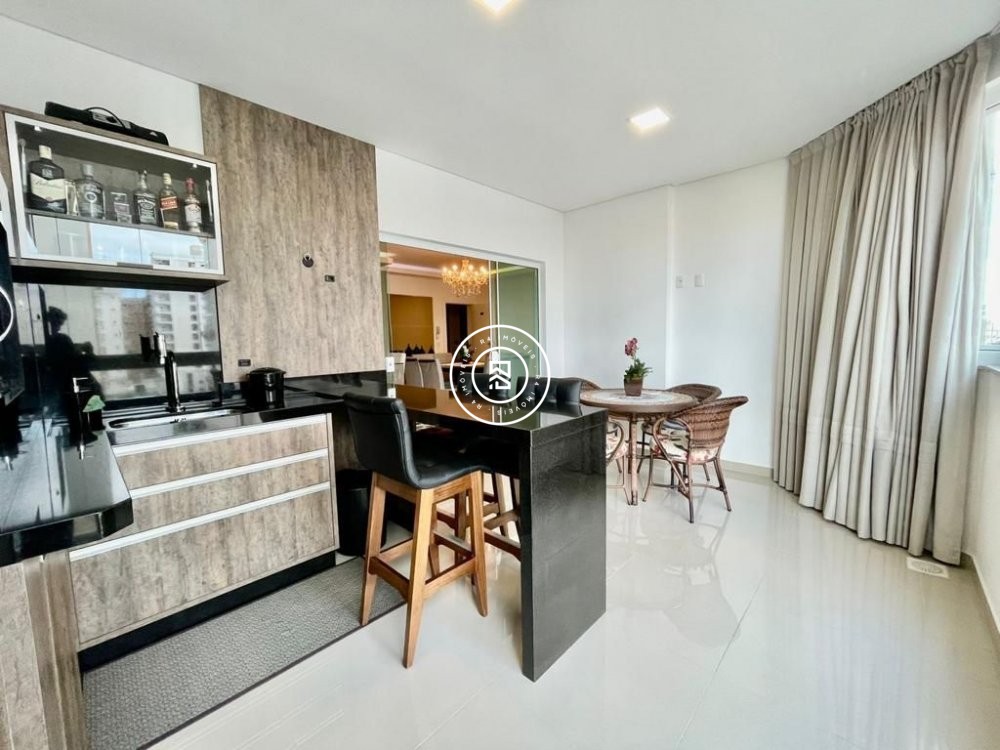 Lindo Apartamento na Meia Praia 