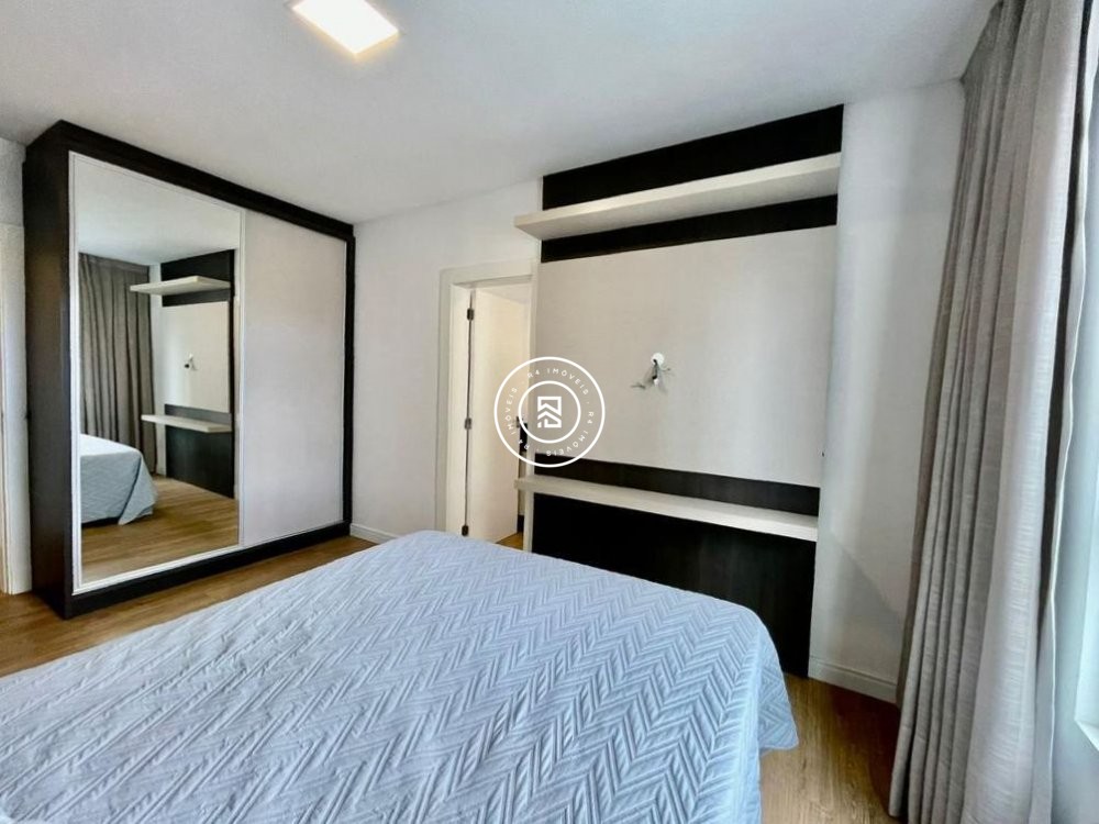 Lindo Apartamento na Meia Praia 