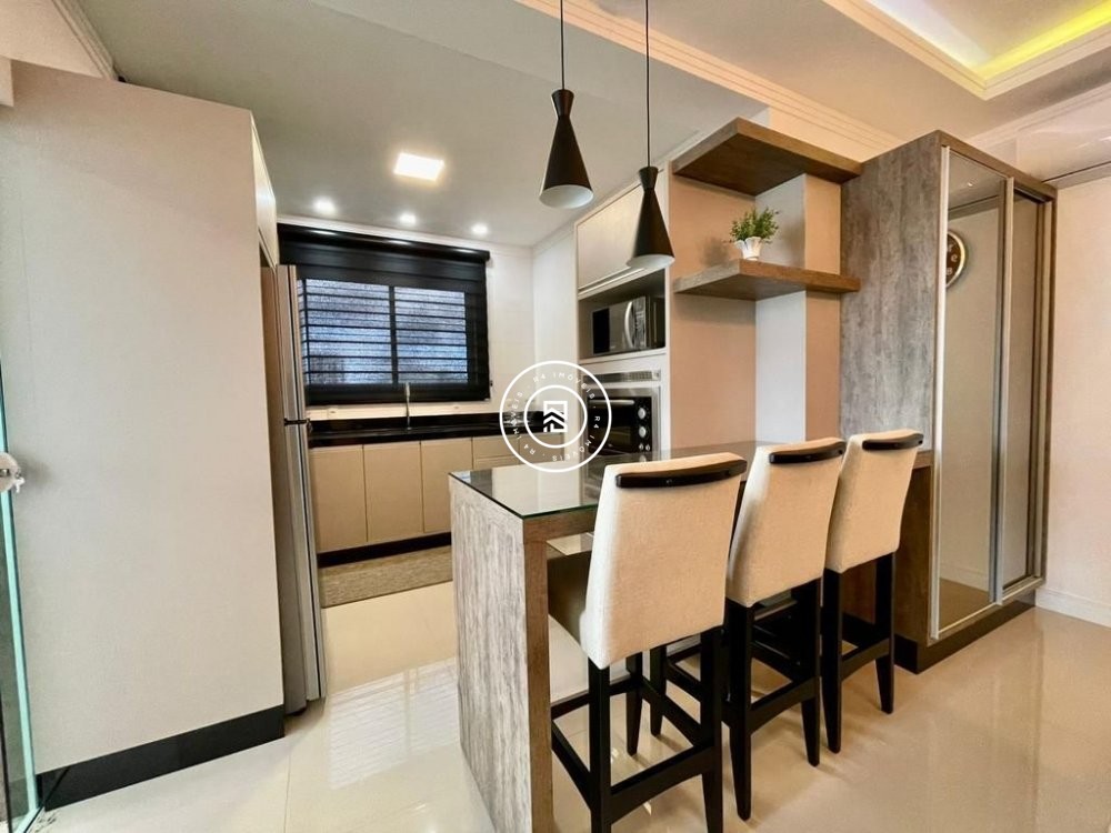 Lindo Apartamento na Meia Praia 