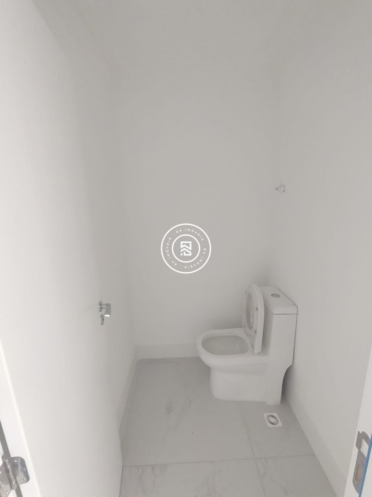 APTO NOVO NA MEIA PRAIA