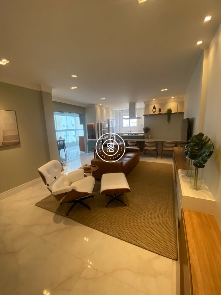 Apto 3 Sutes Finamente Mobiliado