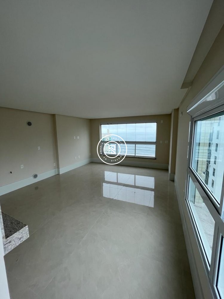 Apto Novo na Quadra-Mar