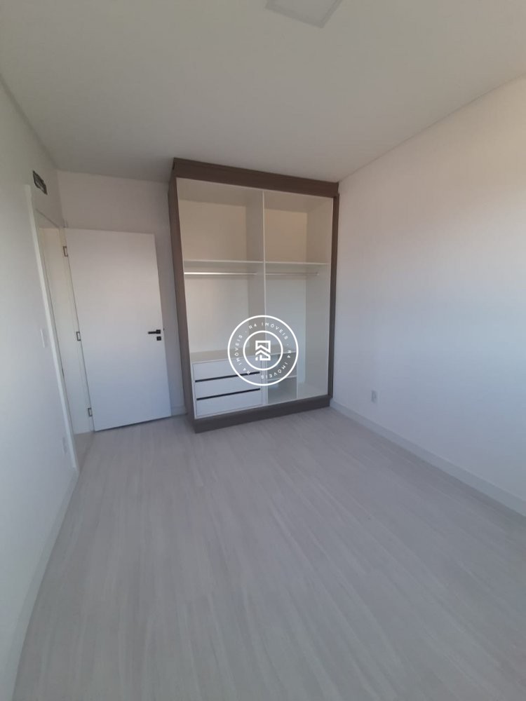 Apartamento com 02 sutes no Perequ