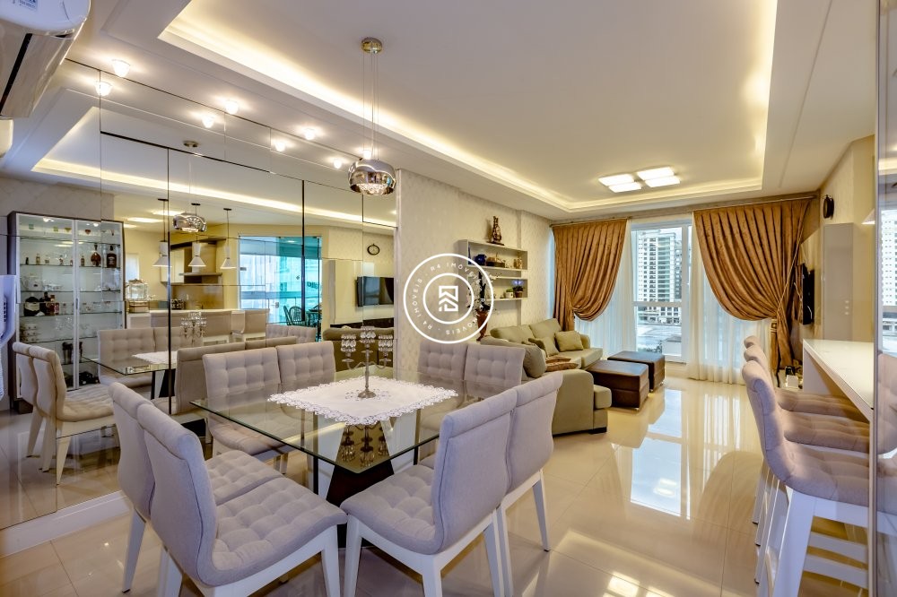 Apto Finamente Mobiliado na Quadra Mar