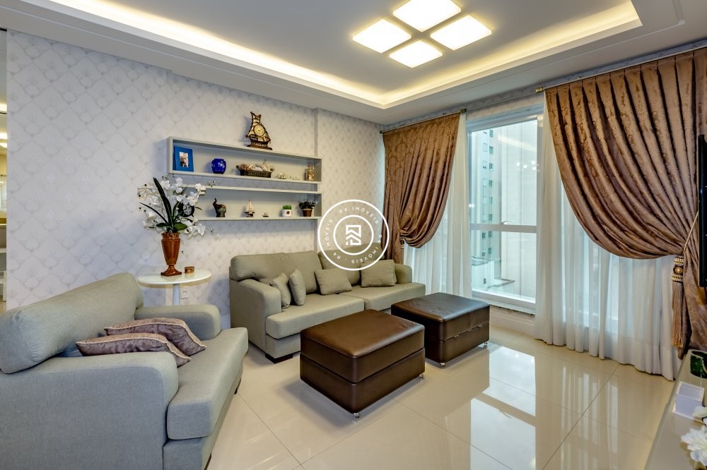 Apto Finamente Mobiliado na Quadra Mar