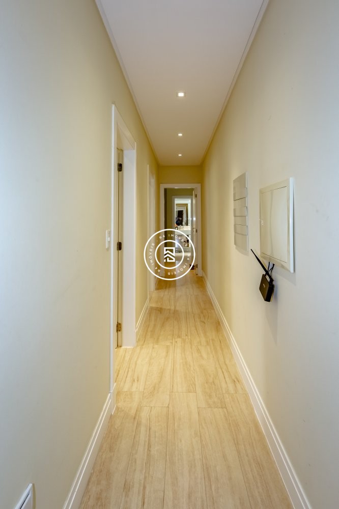 Apto Finamente Mobiliado na Quadra Mar