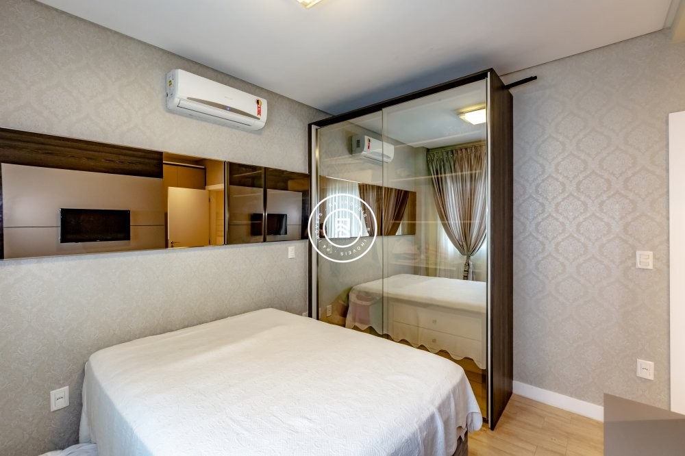 Apto Finamente Mobiliado na Quadra Mar