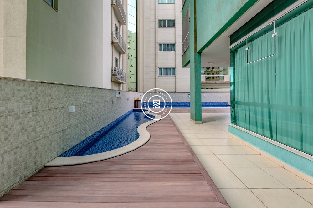 Apto Finamente Mobiliado na Quadra Mar