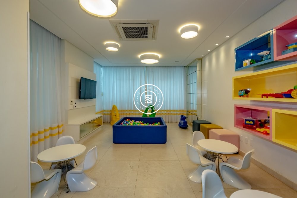 Apto Finamente Mobiliado na Quadra Mar