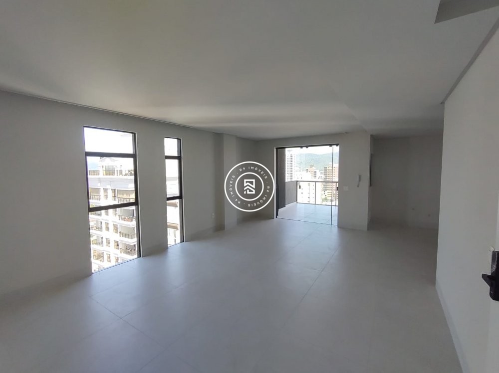 03 sutes novo em Itapema